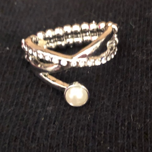 2 for $8 mix and match 💍 Paparazzi stretch ring - Picture 2 of 5